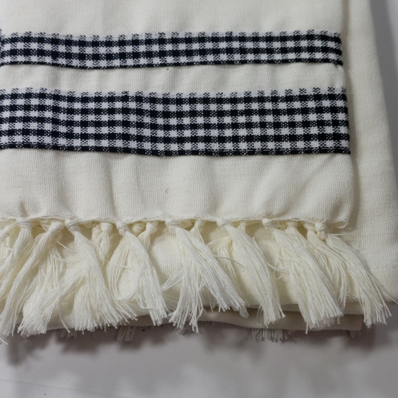 Rae Dunn Set of 2 Kitchen Towels Grateful Thankful - Picture 3 of 4